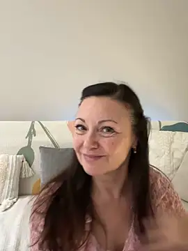 Webcam Model (HotLdyllic)  is live.Free join now!