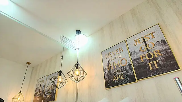 saray__cloverr - Saray__cloverr's free webcam