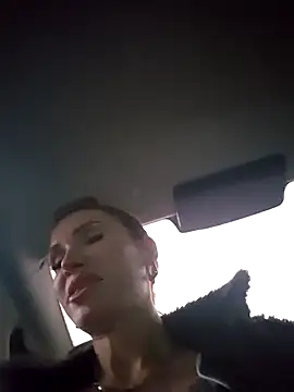 Irresistible24 webcam