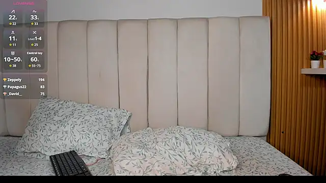 Lunita_naughty webcam