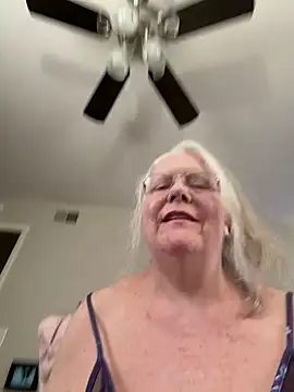 Kaitlyn_Winters webcam