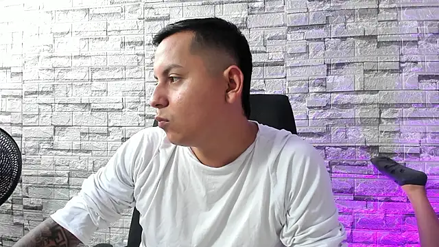 Diala_and_Jamal webcam