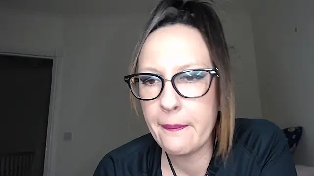 humiliatrixxxx - Humiliatrixxxx's free webcam - UK Sex Cams