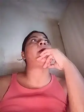 Giselabrunette25 webcam