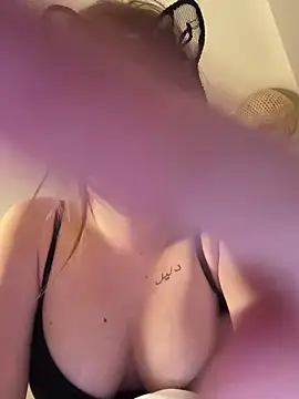 FrancaiseLili webcam