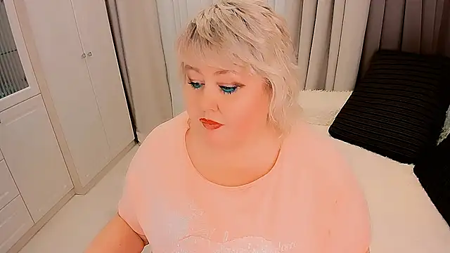 BIGTITSBBW webcam