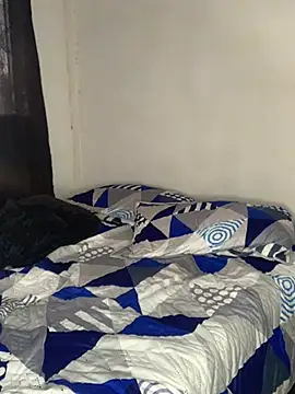 KarlyAndDavey webcam