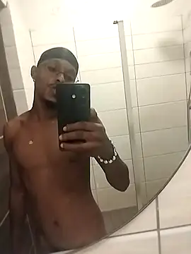 Massive_Xxpounder webcam