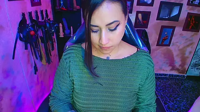 cherryy_bombshelll webcam