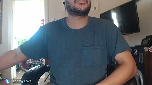 Learoy_Love webcam