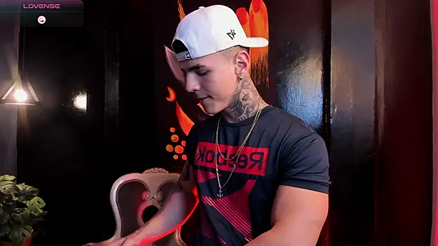 salvatoredmore - SalvatoreDmore's free webcam - UK Sex Cams