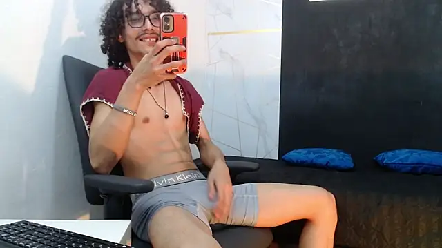 KittyStarmorbid webcam