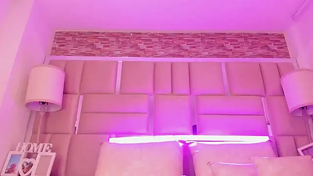 shaniabrownn - ShaniaBrownn's free webcam