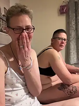 curvy-jinx - Curvy-Jinx's free webcam - UK Sex Cams