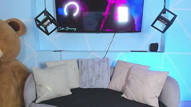 thyara_noa - Thyara_noa's free webcam