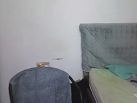 AlphaLatinoBear webcam