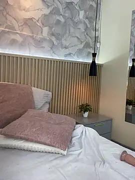 Webcam Model (AinaraJimenez)  is live.Free join now!