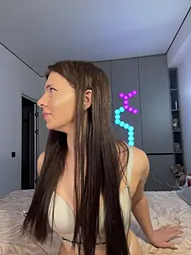 curlylara - CurlyLara's free webcam