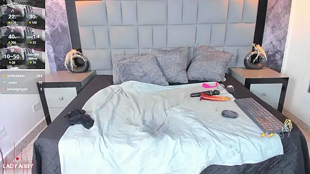 Your_Lady_Milf webcam