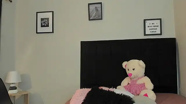 Lyria_Diamond webcam
