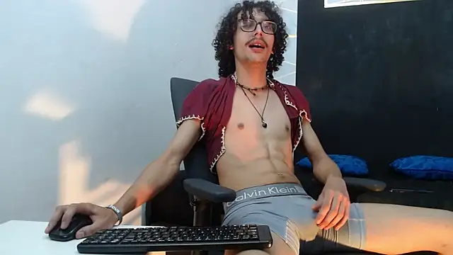 KittyStarmorbid webcam