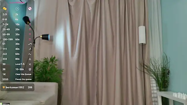 Playful_Lia webcam