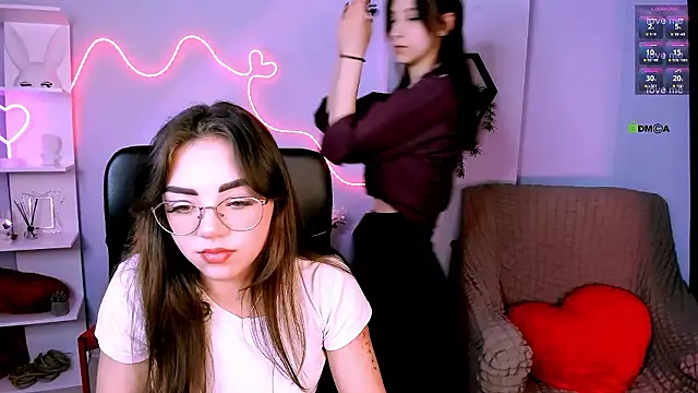 kiki_swan - Kiki_swan's free webcam - UK Sex Cams