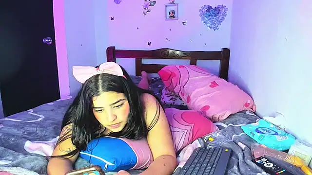 Babyhoney18 webcam