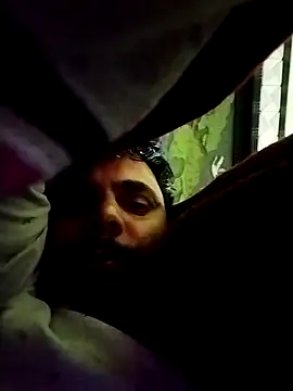 playboy_139 (M young) - Buy a laptop