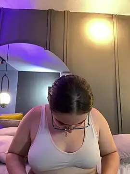 tayler_kim - Tayler_Kim's free webcam - UK Sex Cams