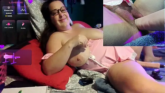 Shelly_hotwife webcam