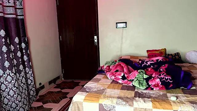 jace_desi (M young) - #bisexuals #brunettes #cam2cam #dirty-talk #ejaculation #erotic-dance #fingering #flexing #hd #indian #jerk-off-instruction #massage #masturbation #middle-priced-privates #muscular #oil-show #sexting #small-audience #young