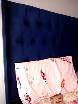 blackberriesxxx - BlackberriesXxx's free webcam - UK Sex Cams