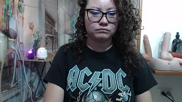 curly_greeneyed (F young) - Get Naked!!!