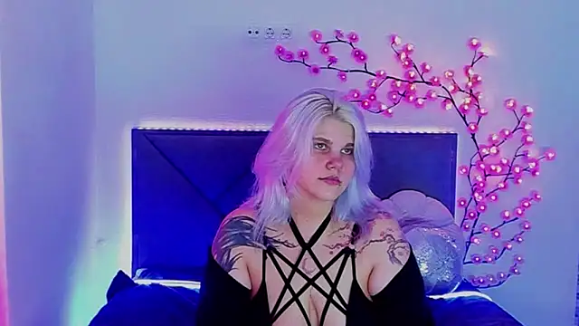 joannlowe - JoannLowe's free webcam