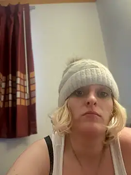 KITTYBOOBOOFUXX webcam