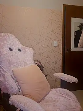 Irresistible24 webcam