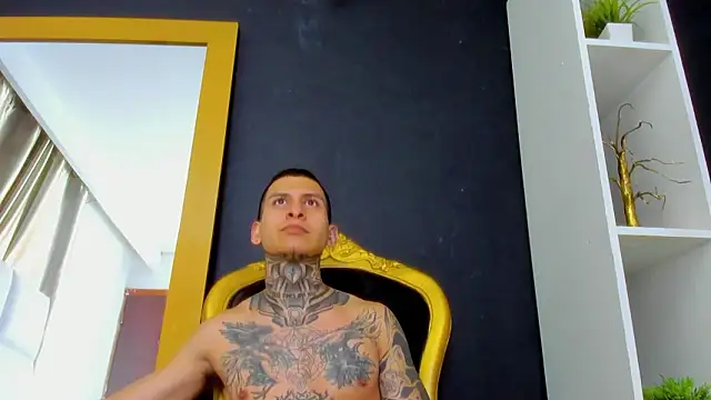 Andrew_sanders68 webcam