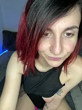 Webcam Model (AuroraAllure_27)  is live.Free join now!