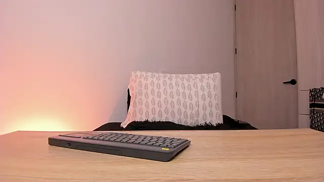 mialenox - Mialenox's free webcam