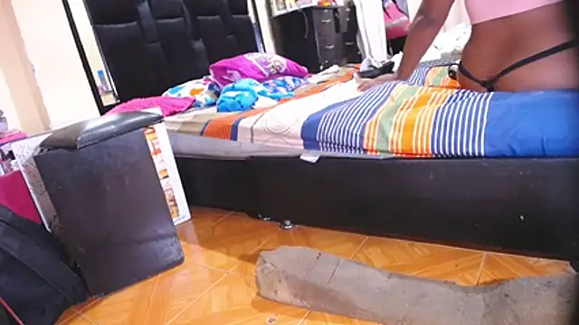 loreblackhot - Loreblackhot's free webcam