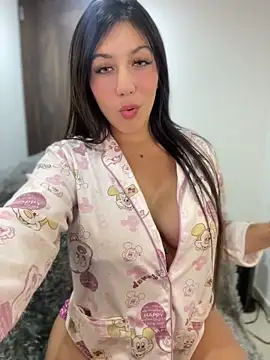 MiaJones21