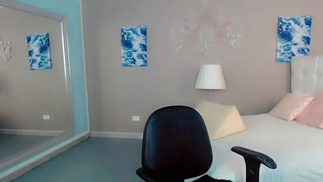 _Maddison_Ivanova_ webcam