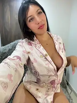 MiaJones21 Live Webcam on Stripchat