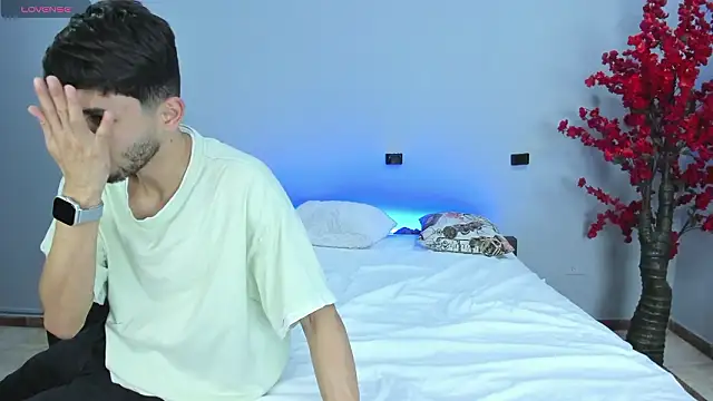 dracke_and_zara - Dracke_and_zara's free webcam - UK Sex Cams