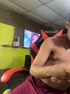 aron2028 - Aron2028's free webcam - UK Sex Cams