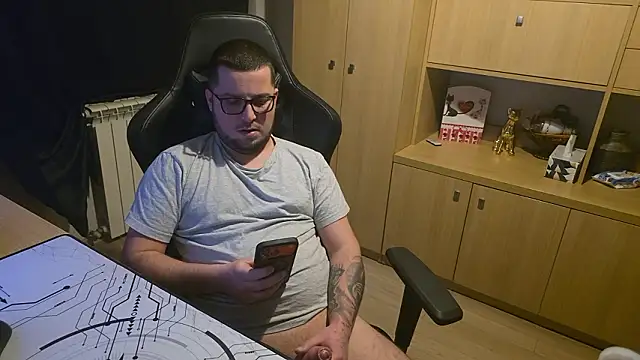 kevinnlovelly - Kevinnlovelly's free webcam