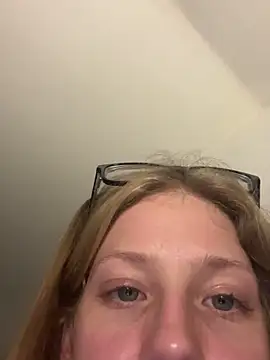 rosielovexoxx - RosieLovexoxx's free webcam