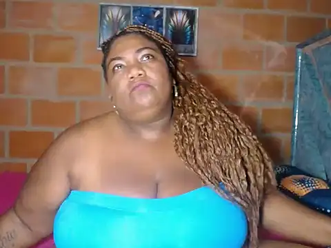 bustyboobsperver webcam