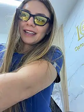 alicee16 Live Webcam on Stripchat